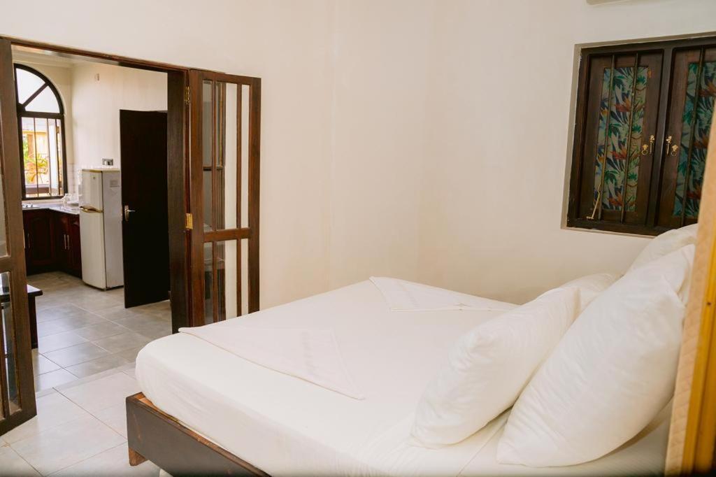 Romantic Garden Hotel เนกอมโบ ภายนอก รูปภาพ