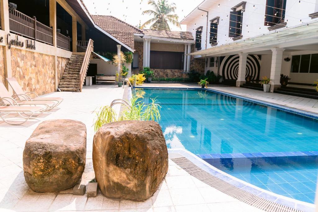 Romantic Garden Hotel เนกอมโบ ภายนอก รูปภาพ