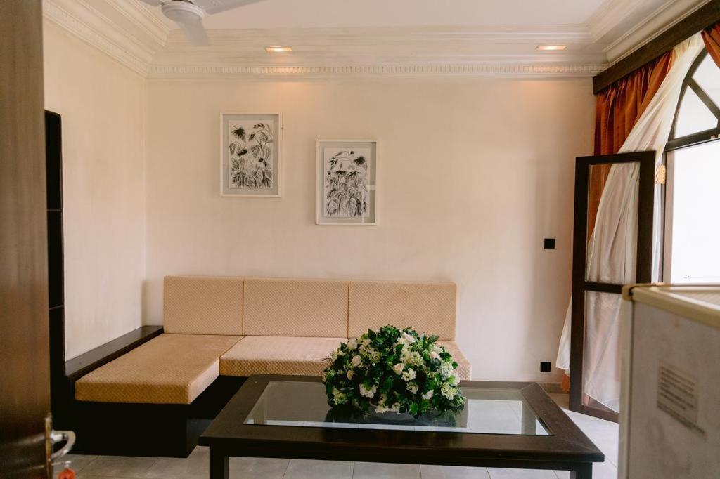 Romantic Garden Hotel เนกอมโบ ภายนอก รูปภาพ