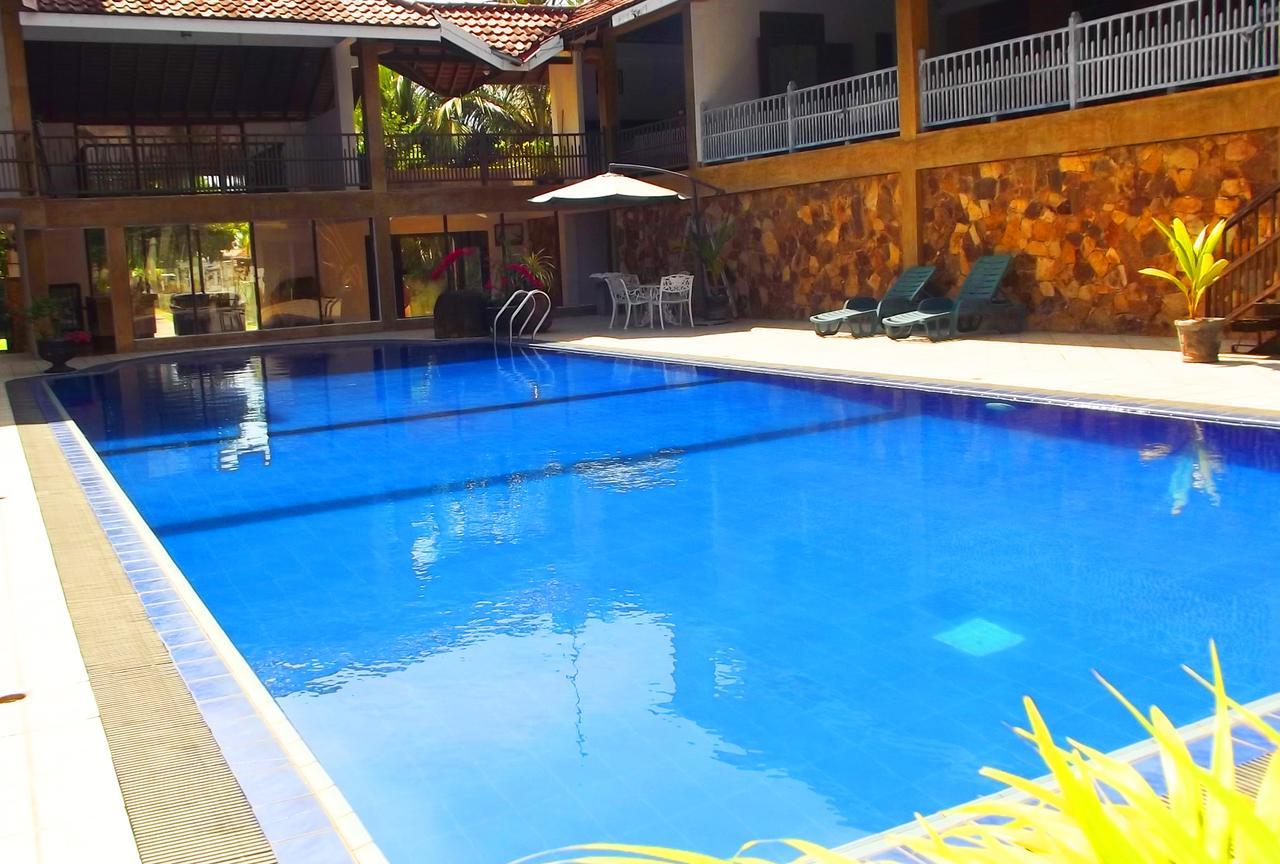 Romantic Garden Hotel เนกอมโบ ภายนอก รูปภาพ