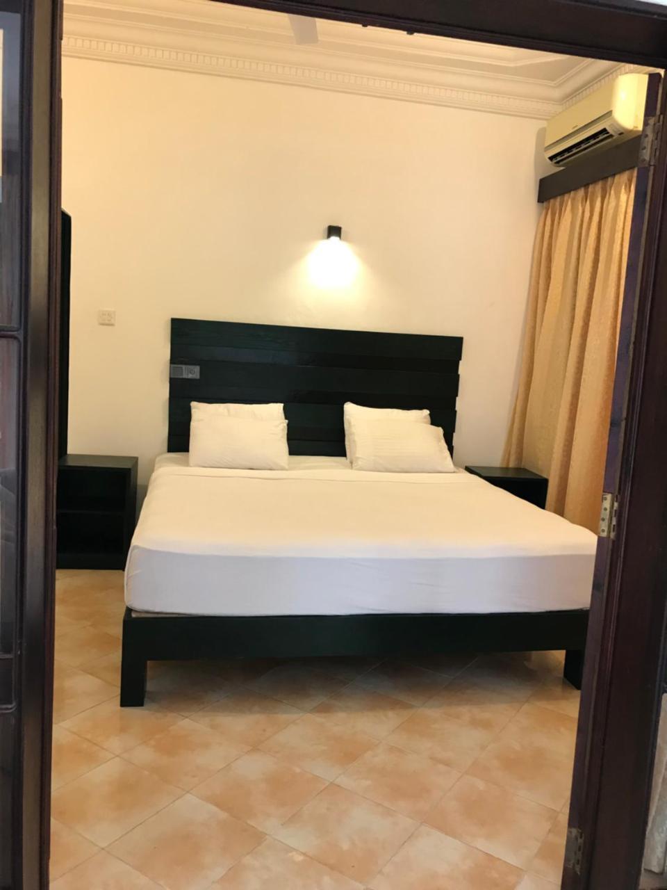 Romantic Garden Hotel เนกอมโบ ภายนอก รูปภาพ