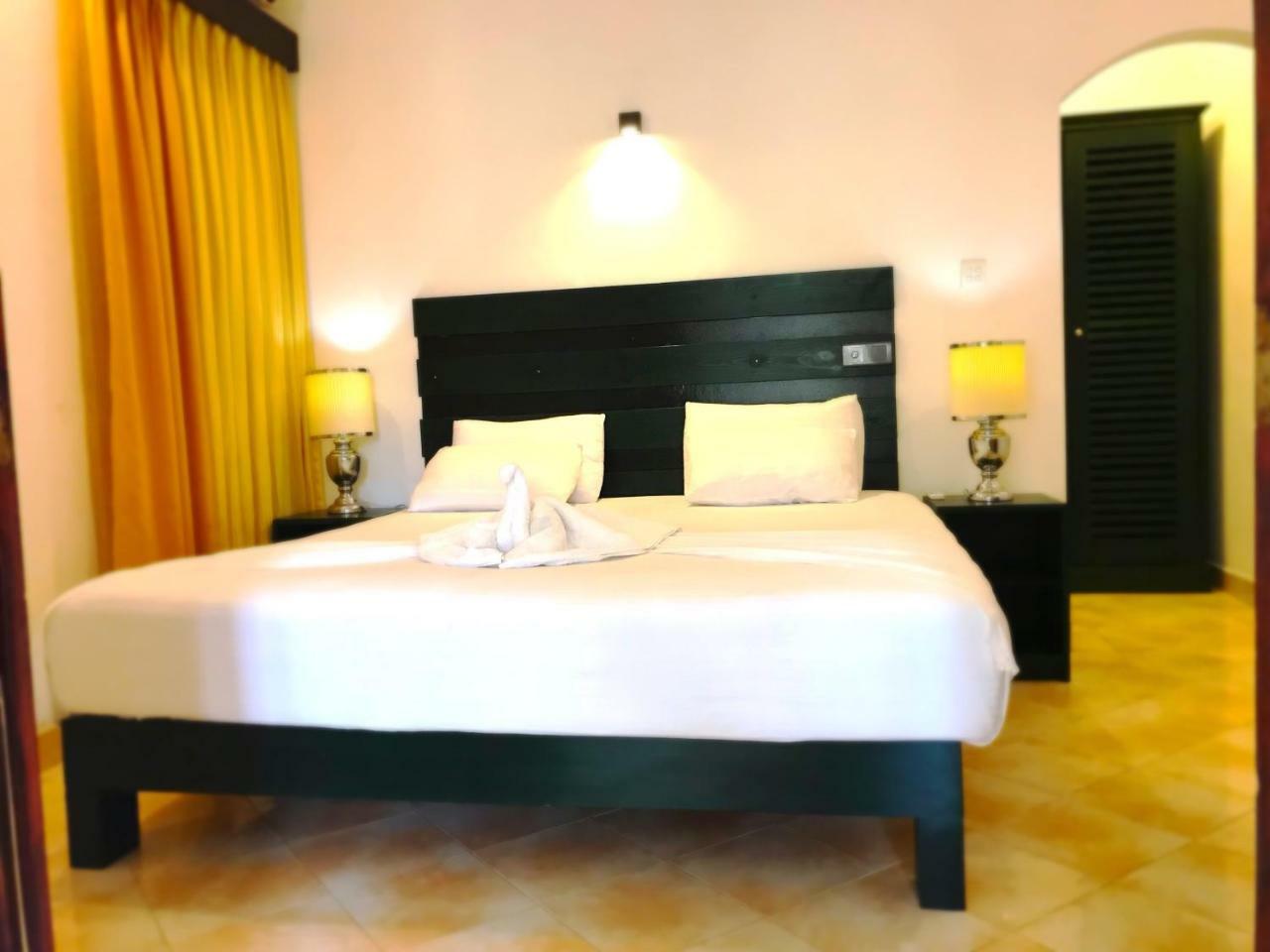Romantic Garden Hotel เนกอมโบ ภายนอก รูปภาพ